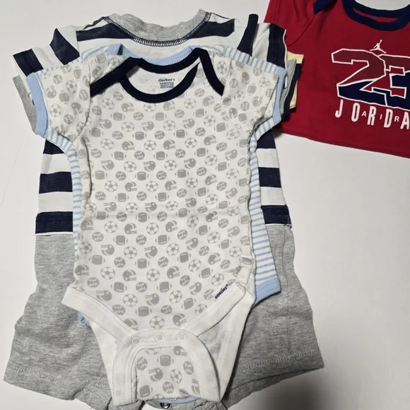 3-6 Months Assorted Baby Onesies Bundle - Picture 12 of 16